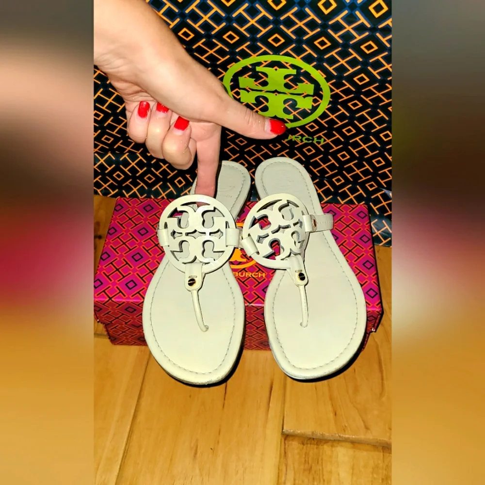 Tory Burch Designer off white Miller sandals Thong Flip flop size 9